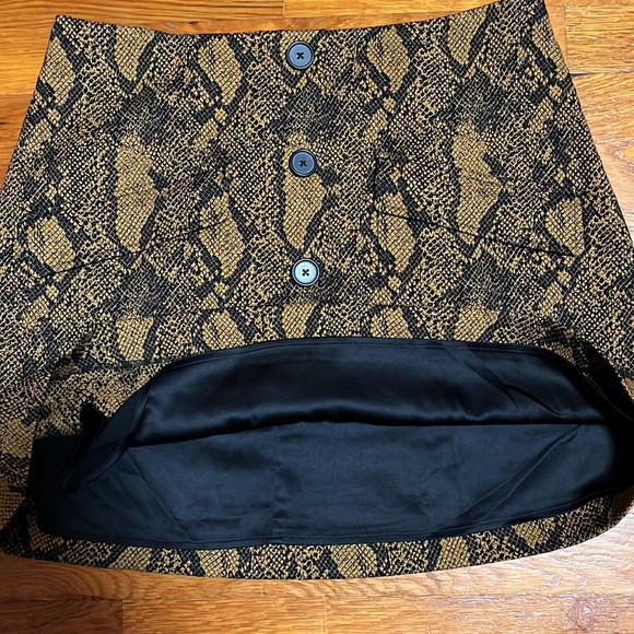 JOIE size 10 NEW SKIRT,snakeskin print. Gorgeous color. - Picture 6 of 7